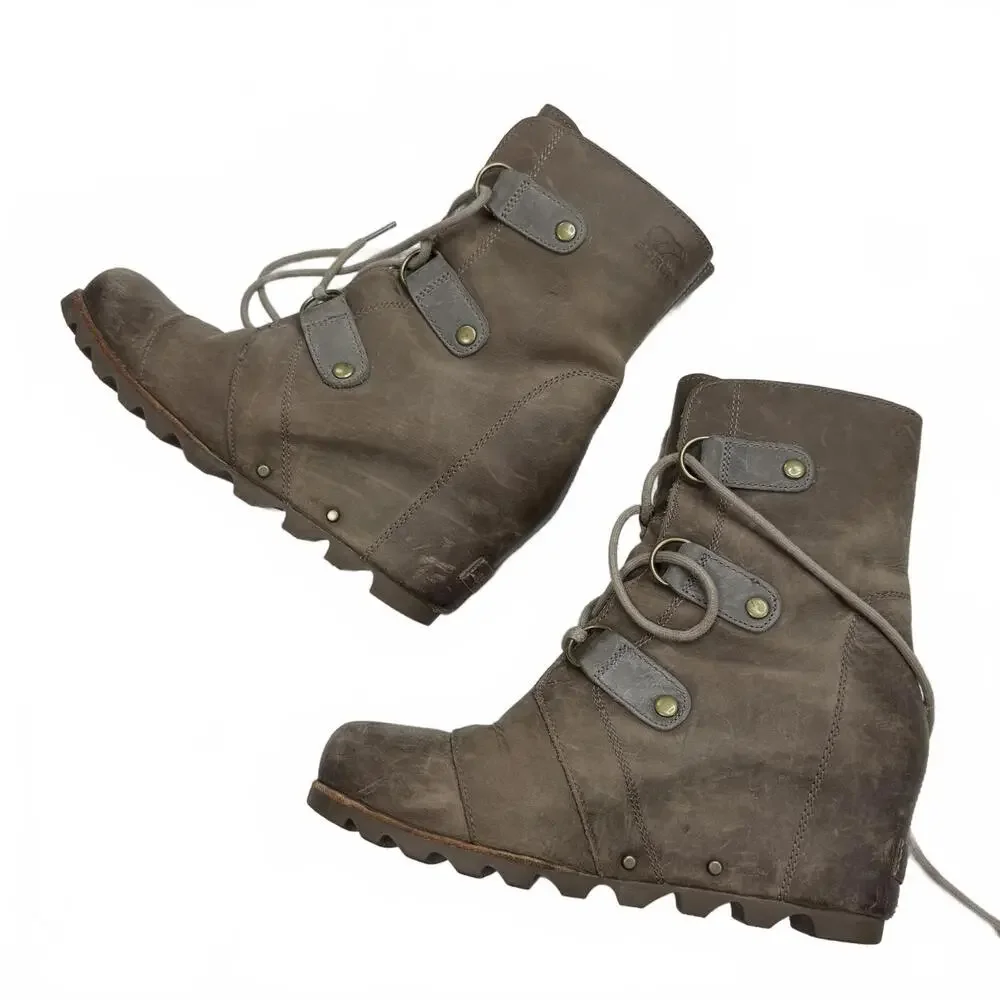 Sorel Women's Tan Brown Leather Wedge Joan of Arc Boots size‎ 10